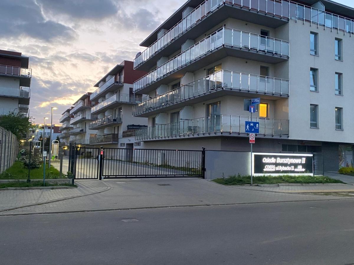 Kolobrzeg Apartament 2 Pokojowy Bursztynowe Apartamento Exterior foto